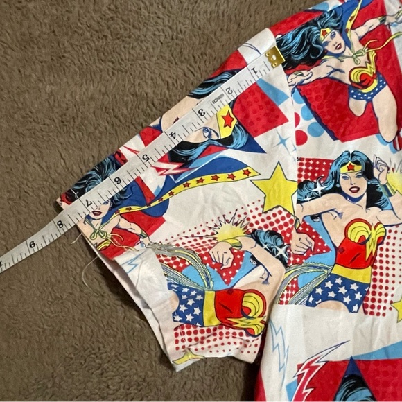 Wonder Woman XS scrub‎ top - Picture 8 of 8